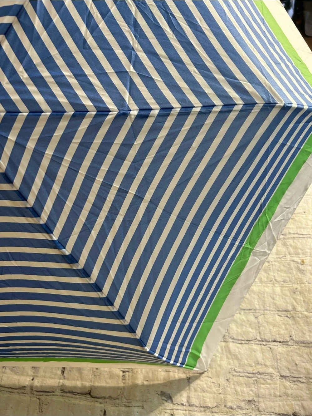 GAP COMPACT BLUE/GREEN/WHITE STRIPED FOLDING ATTACHED HANDLE WRIST UMBRELLA